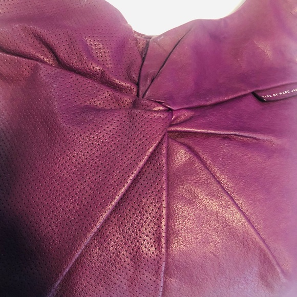 Marc By Marc Jacobs Purple Perforated Leather Large Shoulder Bag💜💙 - Picture 3 of 15